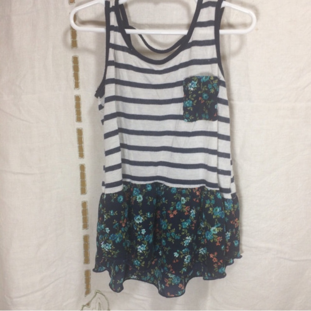 Lilly bleu sleeveless floral top